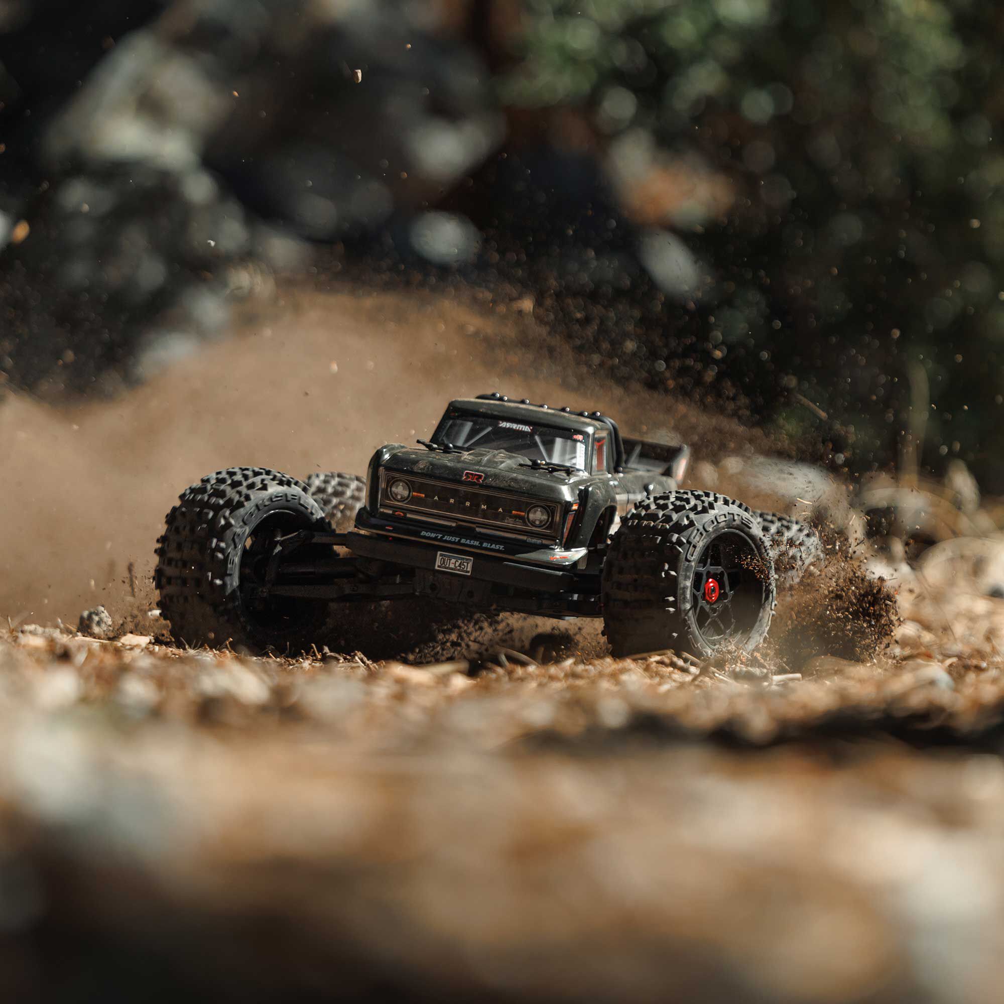 1/10 OUTCAST 4S 4X4 RTR Brushless Stunt Truck, Gun Metal | ARRMA
