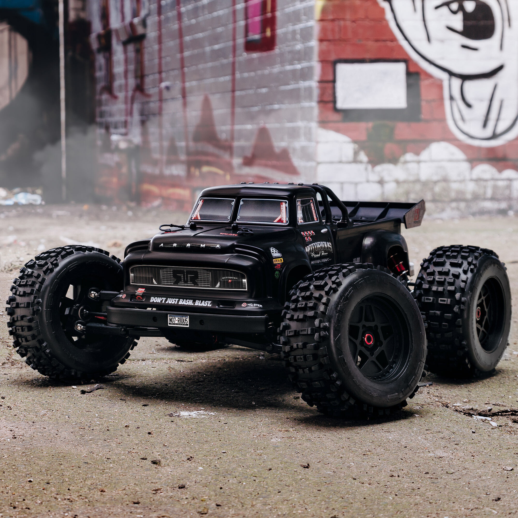 1/8 NOTORIOUS 6S 4X4 RTR Brushless Stunt Truck | Horizon Hobby