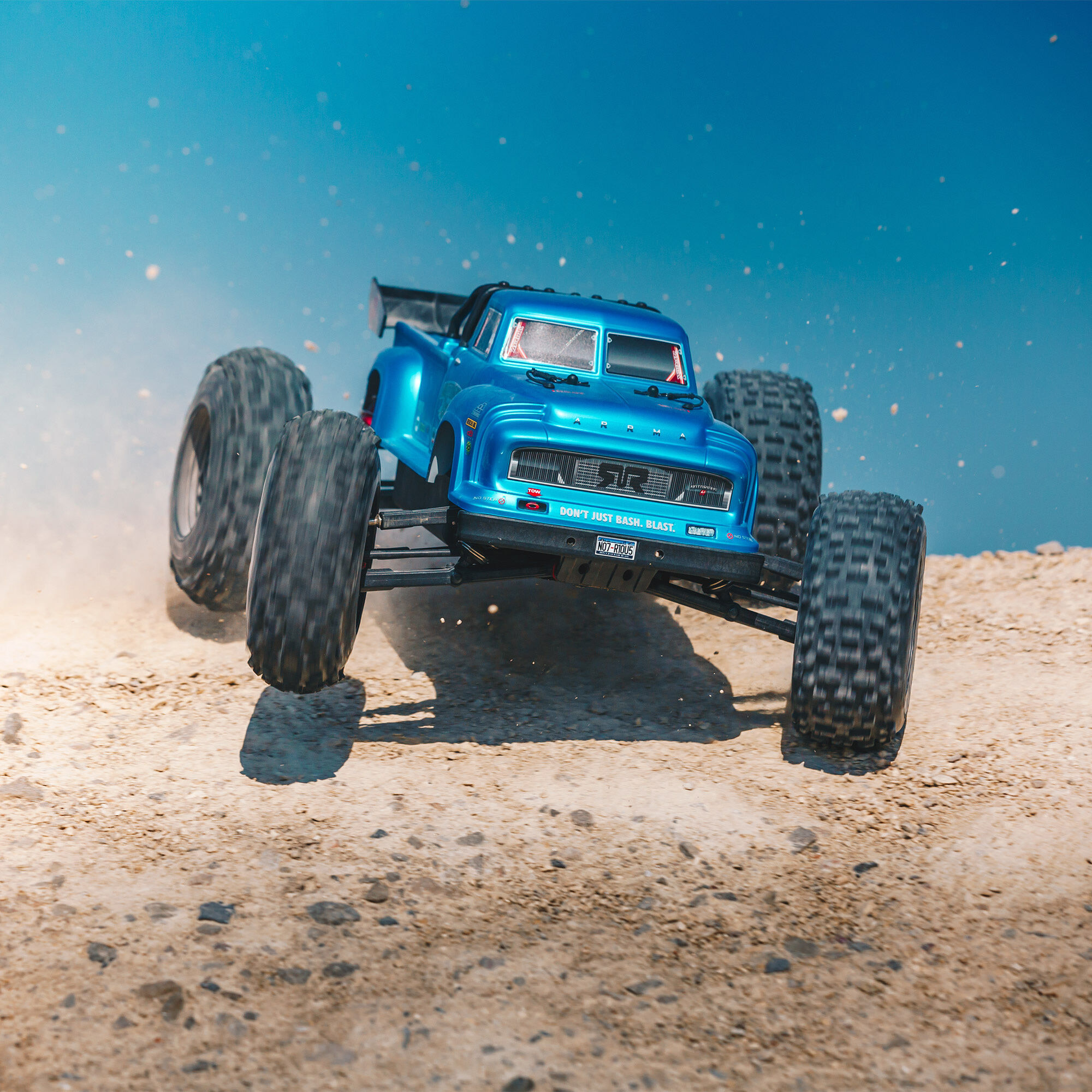 1 8 NOTORIOUS 6S 4X4 RTR Brushless Stunt Truck Blue ARRMA