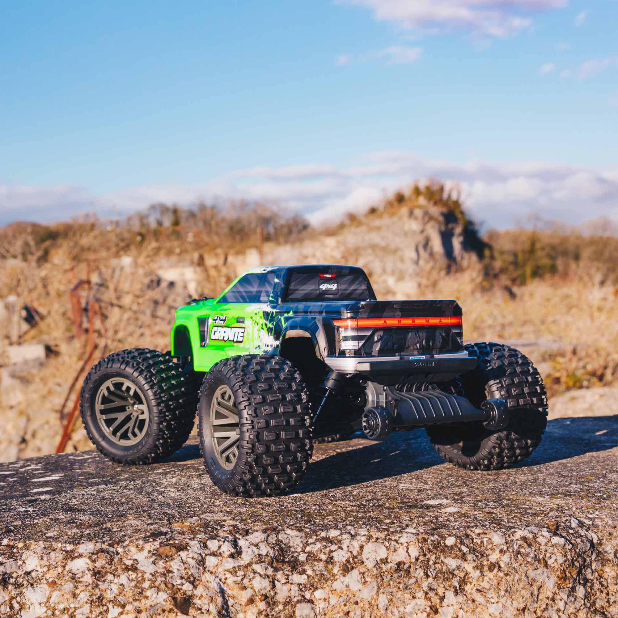 1 10 GRANITE 4X4 V3 3S BLX Brushless Monster Truck RTR Green ARRMA