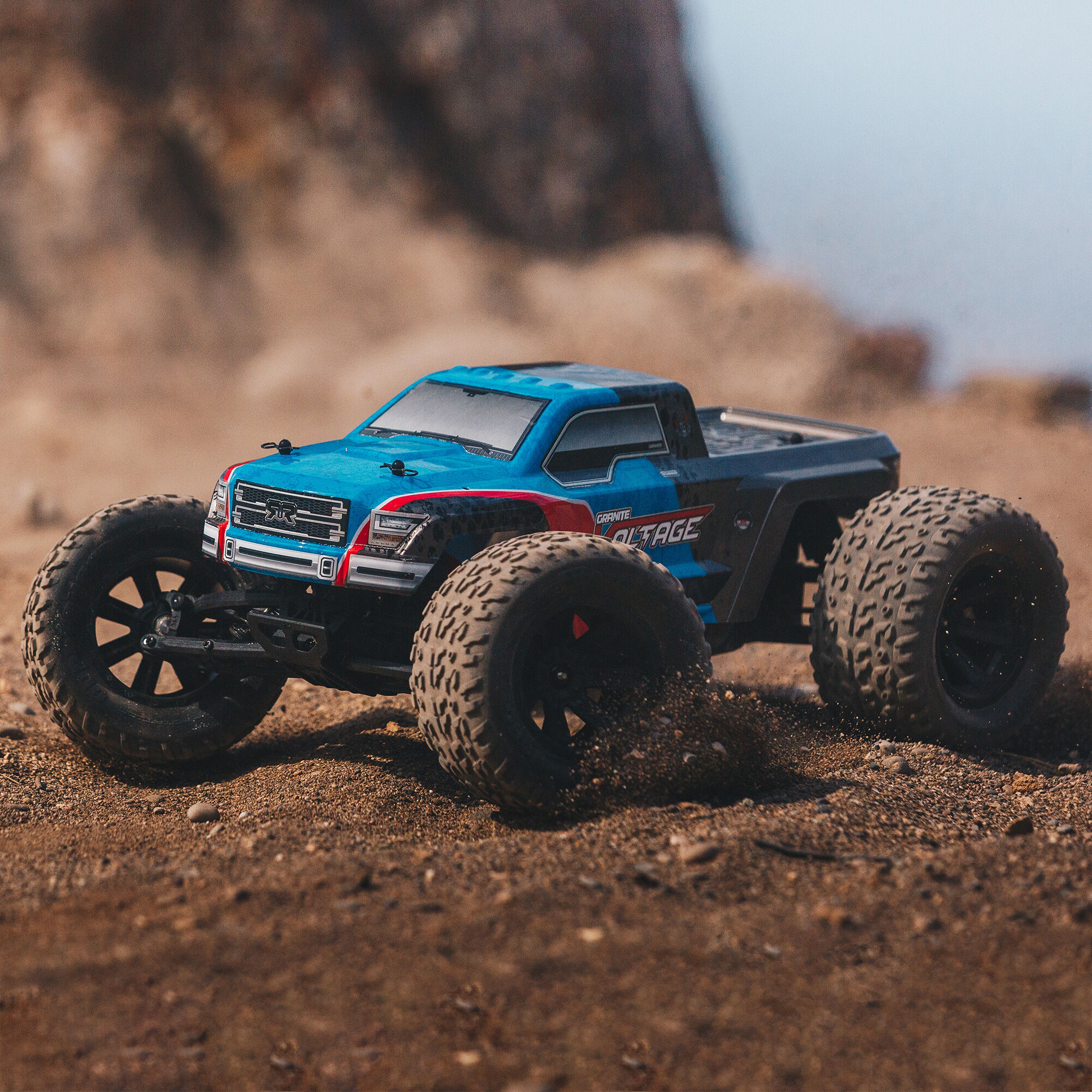 ARRMA GRANITE VOLTAGE 2WD Brushed Mega Monster Truck RTR Blue