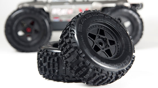 ARRMA 1/8 OUTCAST 6S BLX Brushless 4WD RTR - Tires ARRMA 1/8 OUTCAST 6S BLX Brushless 4WD RTR - Tires
